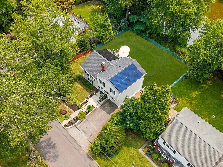 20 Walnut St — Photo 24
