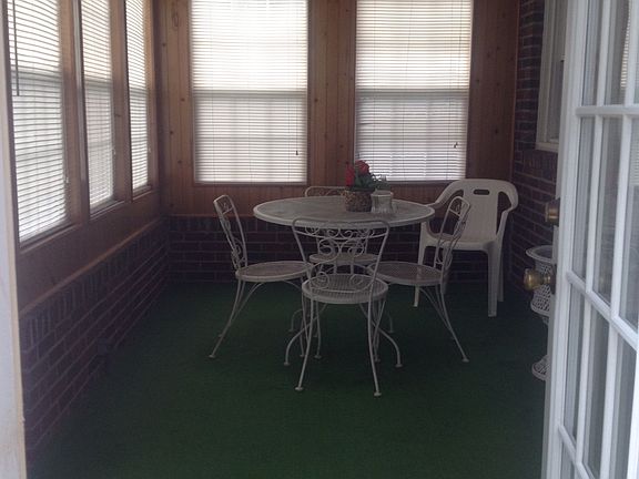 3rd image of 225 Westover Dr