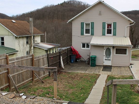 3rd image of 620 1st St