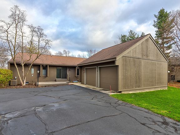 2nd image of 846 Brook Village Dr #65