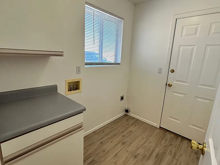 1668 Riverbelle Dr — Photo 11