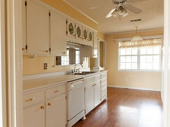 5th image of 2114 Blankenship Dr