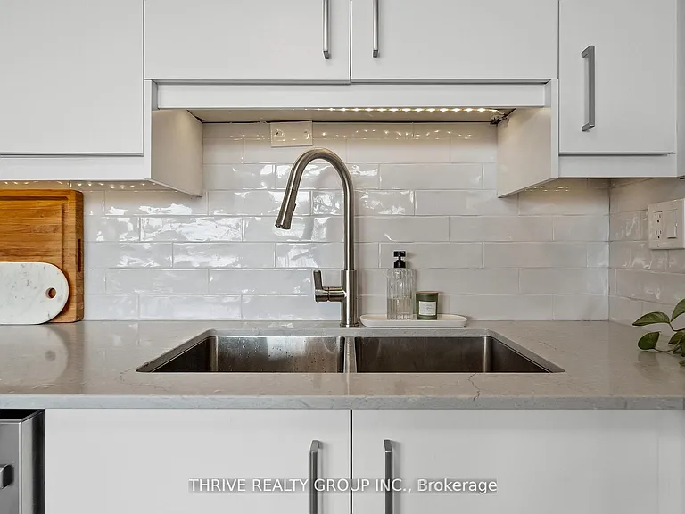 600 Talbot St #803 — Photo 6