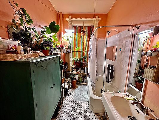 4th image of 869 Union St #5