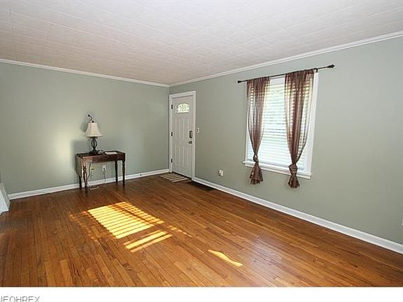 4th image of 24065 Frank St