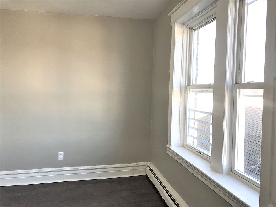 2nd image of 447 N 5th St APT 3B
