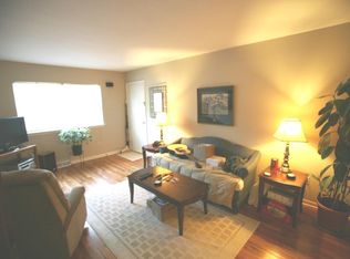 8715 W 80th St, Overland Park, KS 66204