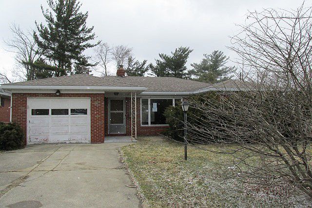 1st image of 484 Broadview Ave