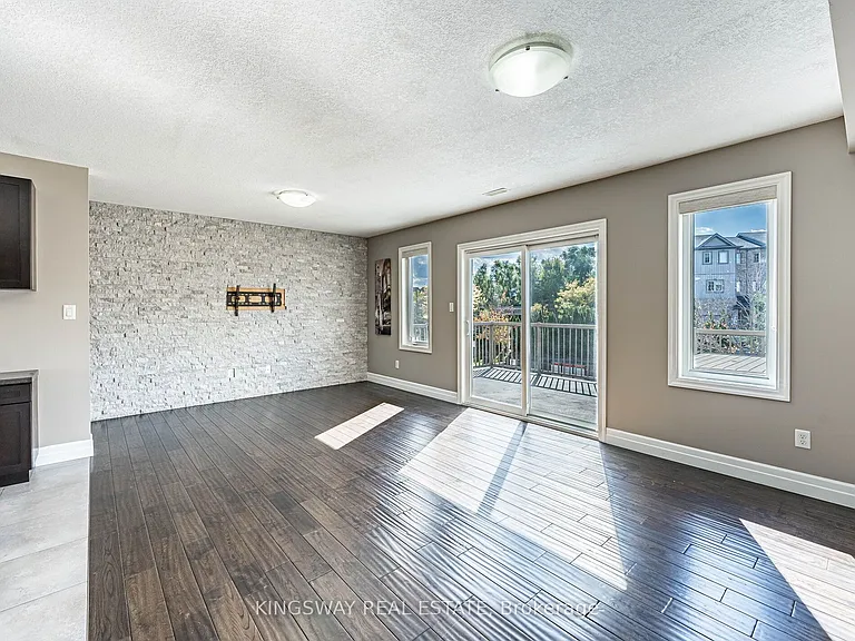 275 Old Huron Rd E #15 — Photo 18