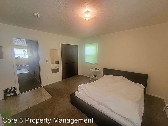 2nd image of 1106 N McLean St Unit 3