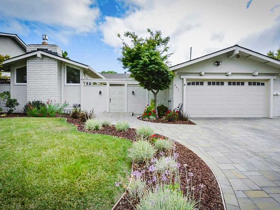 5th image of 942 Eton Way