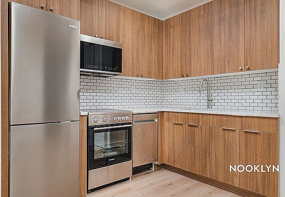 3rd image of 68 Gold St #3E