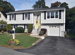 60 Mohawk St, Cumberland, RI 02864