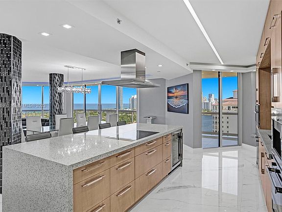 3rd image of 20191 E Country Club Dr APT 1707