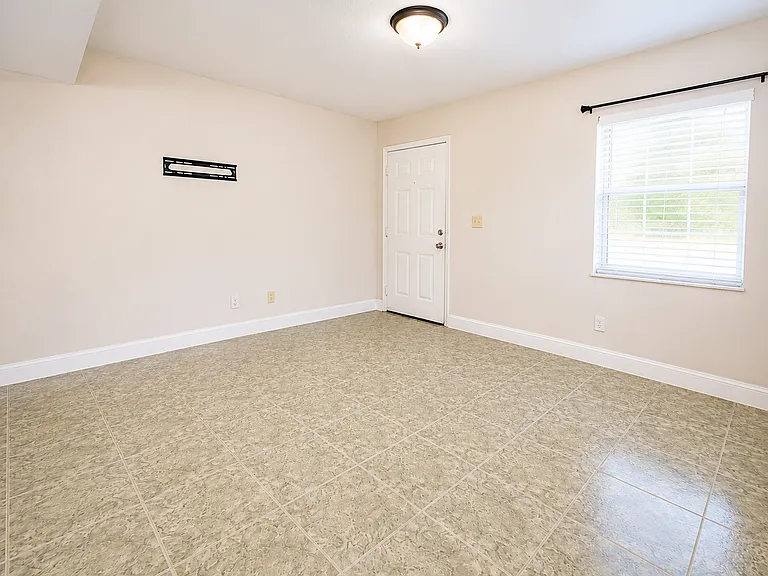 7126 Waterside Dr — Photo 5