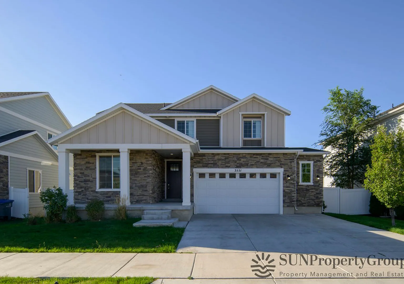 Beautiful Updated Home In Great South Jordan Location — Photo 1