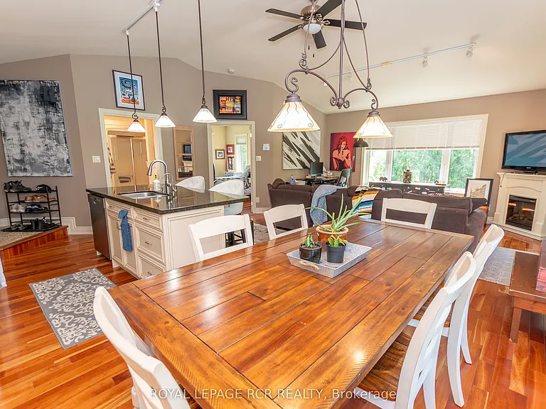 20294 Willoughby Rd — Photo 4