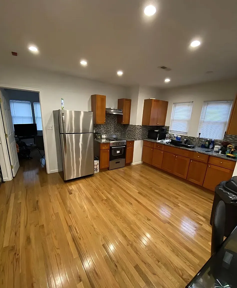 2 bed, 780 sqft, $1,200 — Photo 1
