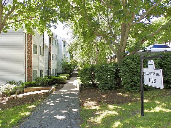 3rd image of 116 Tall Oaks Dr Unit B