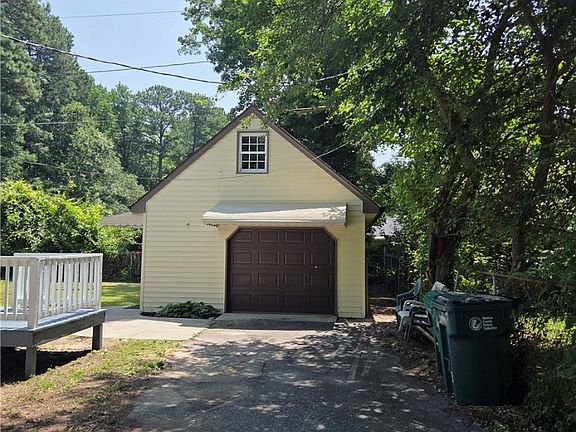3rd image of 106 Garland Ave