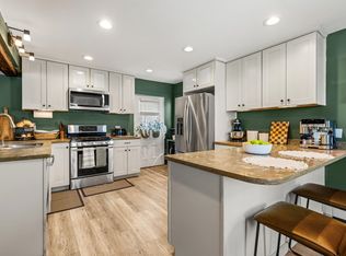 12 Hall Pl, Exeter, NH 03833