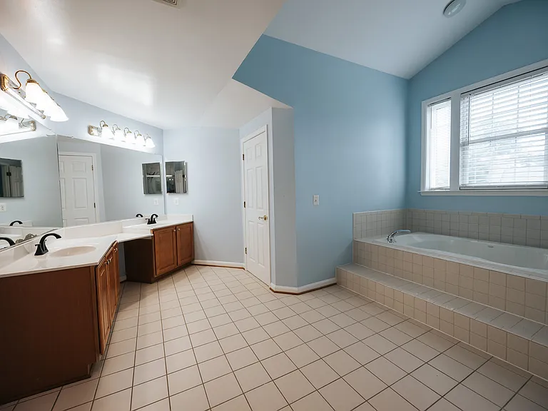 1832 Woods Edge Dr NE — Photo 29