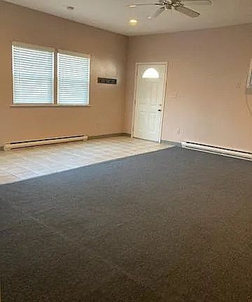 4th image of 555 Claymont Ave