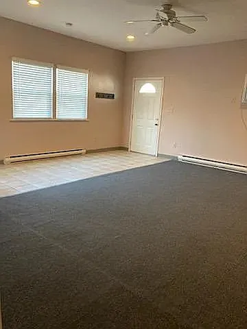 555 Claymont Ave — Photo 4