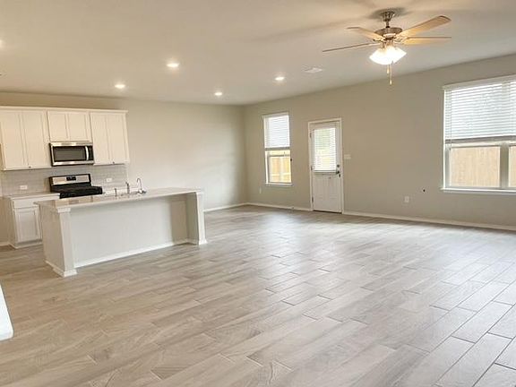 5th image of 218 Jaycen Ln