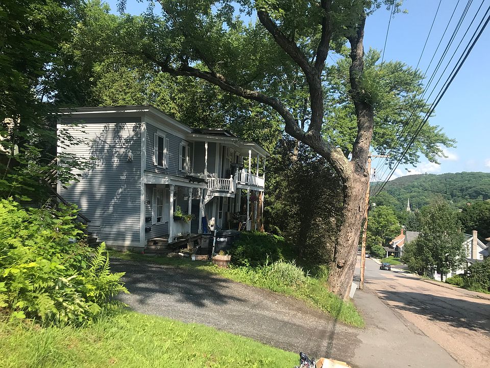 Lovely old Victorian house on a hill in gorgeous Montpelier. Walking distance to all schools and downtown and just Stone's throw from the college green (Vermont College of fine arts)