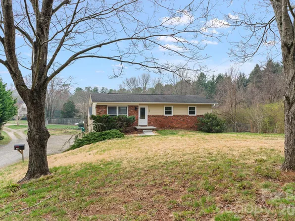 26 Cedar Hill Rd, Asheville, NC 28806