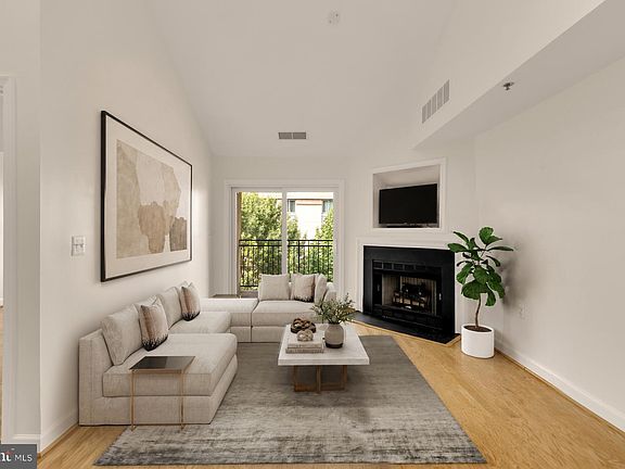 4th image of 2330 14th St N APT 407