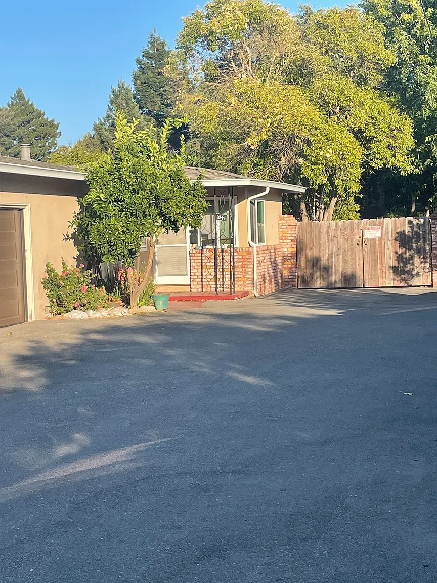 1041 Madison Ave #1039 photo 1