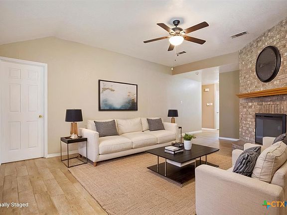 3rd image of 2405 Henry Dr