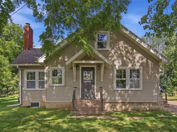 515 12th Avenue W, Menomonie, WI 54751