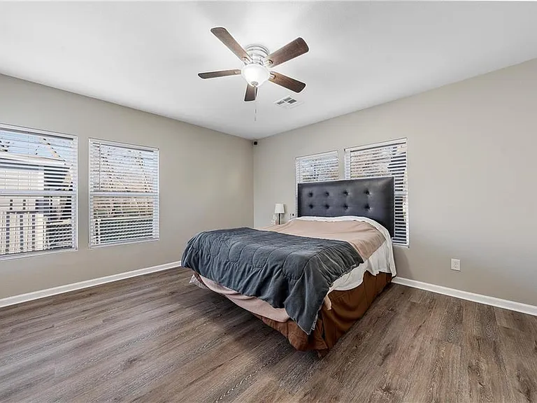 2601 McFerrin Ave — Photo 8