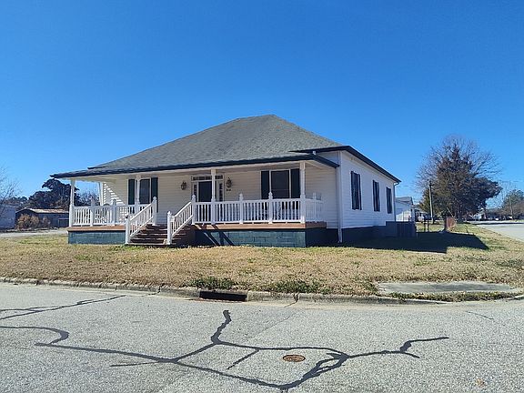 2nd image of 200 Walker St