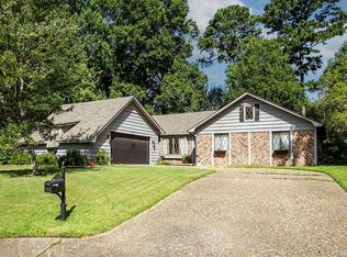 10 Sharondale Pl, Maumelle, AR 72113