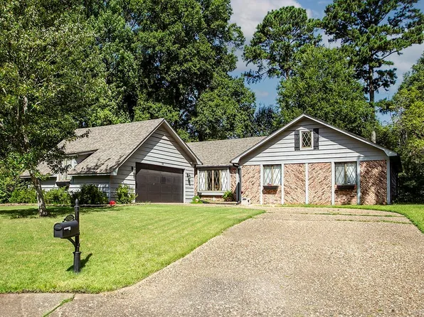 10 Sharondale Pl, Maumelle, AR 72113