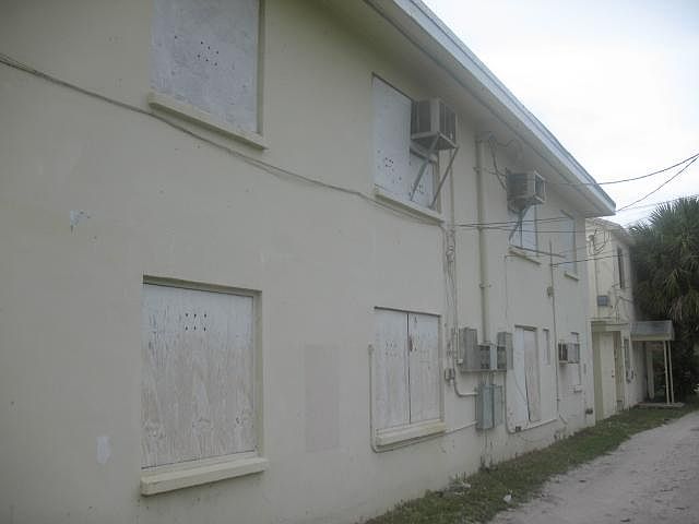 2nd image of 224 N C St #1