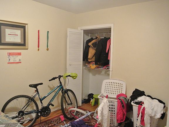 5th image of 450 Turneur Ave