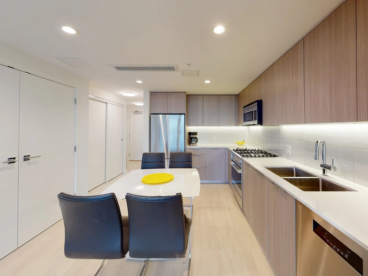 1 bed, 600 sqft, $2,500 — Photo 3