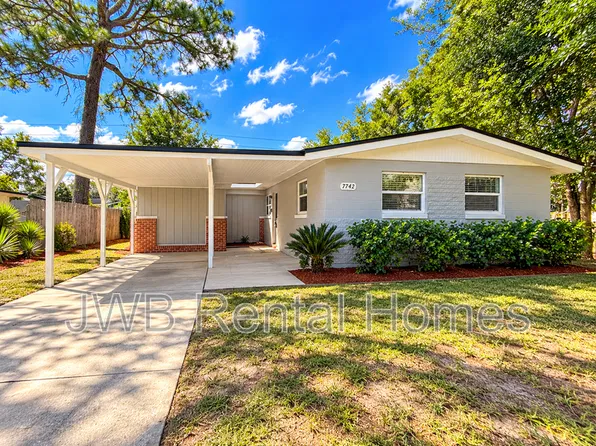 7742 Kershaw Dr S, Jacksonville, FL 32211
