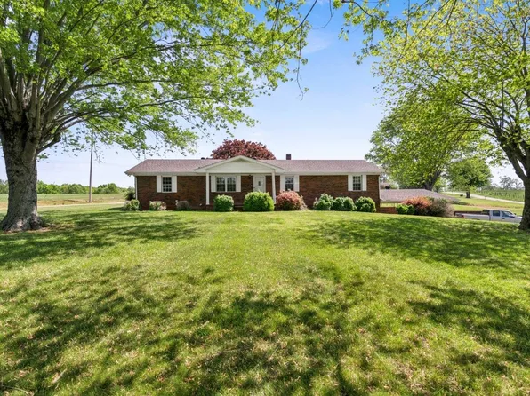 702 Williams Rd, Lafayette, TN 37083