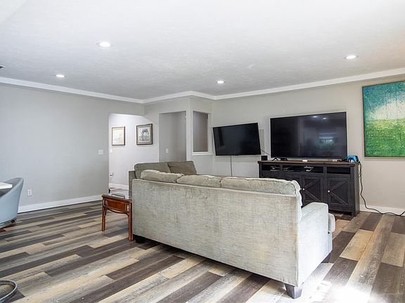 4th image of 12621 Peppertree Pl