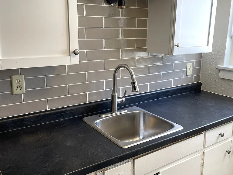 1576 Portland Apartments — Photo 22