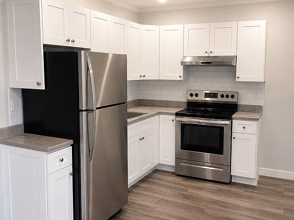 3rd image of 144 Fair St APT 306