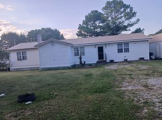 284 Walnut St, Delaplaine, AR 72425