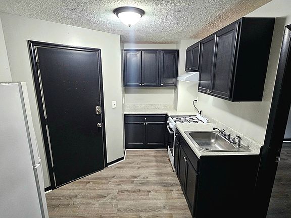 4th image of 240-240.5 Richland Ave
