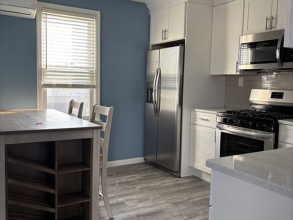 2nd image of 304 W Magnolia Ave